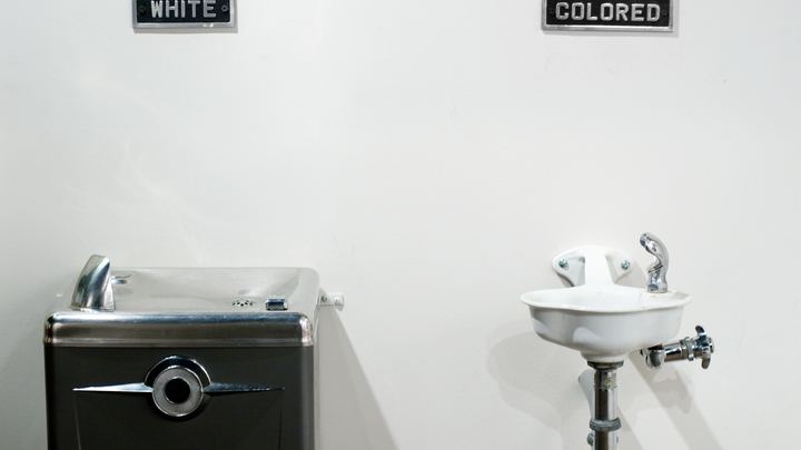 Segregated water fountains